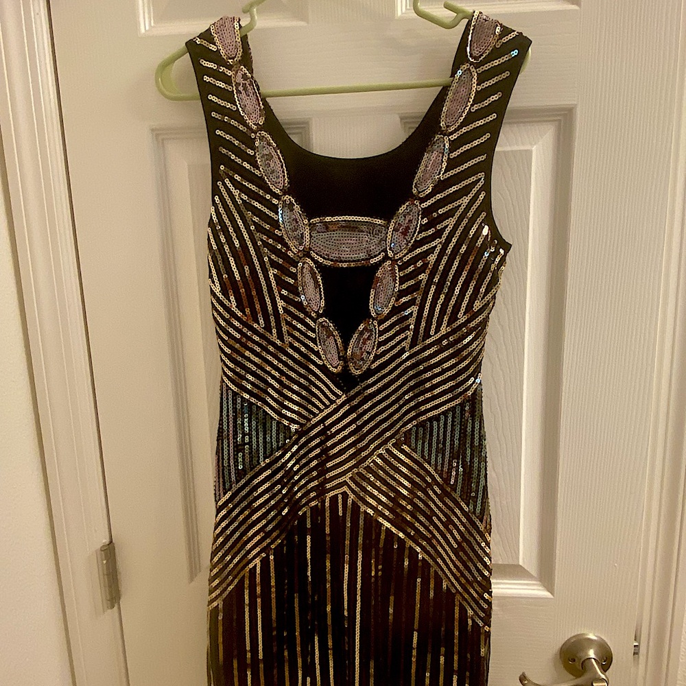 Art Deco style sequined gold and silver cocktail dress on black. Size small.